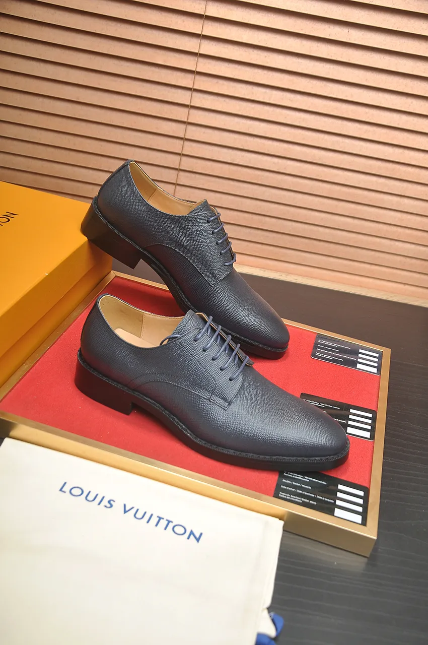 Men's men's shoes 💰500💶 [LV] (original single cowhide lining) 🍀LV's latest genuine leather business suit shoes are launched simultaneously on the official website. The first-layer cowhide imported from Italy is made of heavy gold, 💥official website 1:1 rubber outsole. Versatile to wear, high-end without losing class, and the color combination is extraordinary. This four-season style is alluring when worn on your feet, showing off your big-name flair. Standard code 38-45 (45 customized)